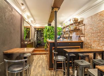 france/paris/saint-germain-des-pres/bar/6-feet-under