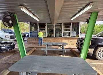 alabama/tombigbee-river/bar/ed-s-drive-in