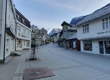norway/trolltunga/bar/mama-rosa