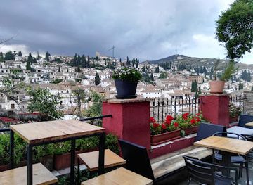 spain/granada/sacromonte/bar/huerto-del-loro