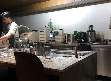 indonesia/java/bar/under-the-armpit