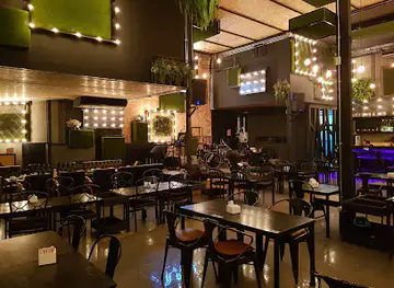 U-Tube Bar&Restaurant