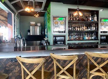 florida/space-coast/bar/tropics-cocktail-bar