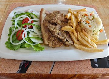 mozambique/gorongosa-national-park/bar/restaurante-girassol-dondo