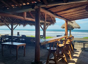 nicaragua/pacific-region/bar/olas-clandestinas