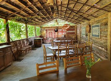 georgia/uplistsikhe/bar/chateau-ateni