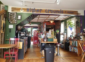 connecticut/gillette-castle-state-park/bar/higher-grounds-at-32-main