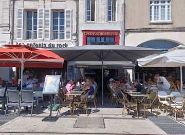 france/la-rochelle/vieux-port/bar/the-famous-pub