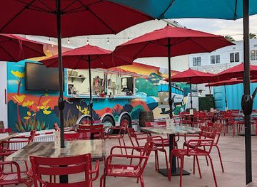 california/santa-catalina-island/bar/flx-biergarten