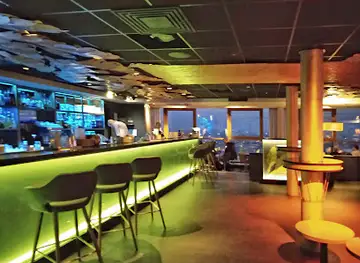 Skyline bar