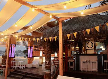 peru/trujillo/huanchaco/bar/barinsta