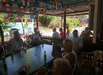 barbados/central-uplands/bar/de-bajan-barrel-rumshop