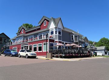 wisconsin/bayfield/bar/pier-plaza-restaurant