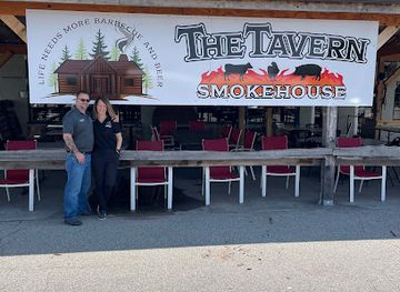 missouri/ha-ha-tonka-state-park/bar/the-tavern-smokehouse