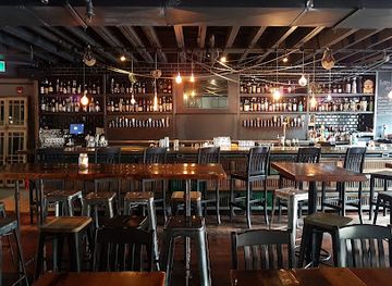 canada/toronto/entertainment-district/bar/bar-hop-brewco