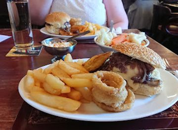 guernsey/les-tielles/bar/la-fontaine-inn-randalls