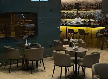 albania/saranda/bar/fox-bar