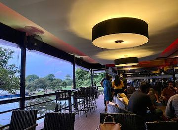 sri-lanka/colombo-district/bar/the-long-bar