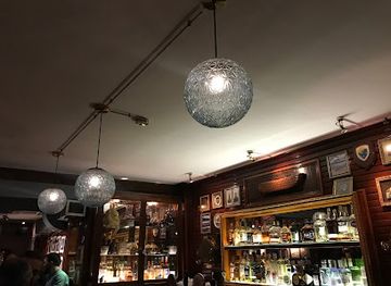 greece/thessaloniki/rotunda/bar/on-the-road