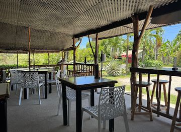 french-polynesia/huahine/bar/izzy-s