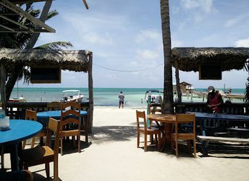 belize/southern-belize-barrier-reef/bar/barrier-reef-sports-bar-grill