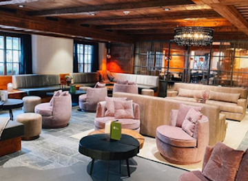 switzerland/gstaad/bar/the-lounge