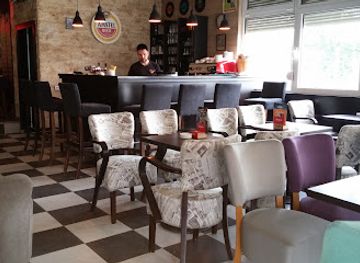 serbia/timok/bar/club-hemingway