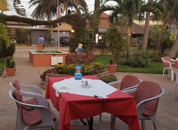 the-gambia/sabach-sanjal/bar/solomon-s-beach-bar-restaurant