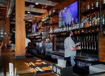 texas/dallas/bar/dot-s-hop-house-cocktail-courtyard