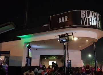 cameroon/savannah-region/bar/black-white-sensation-bastos