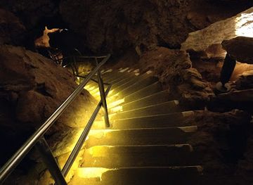 south-dakota/wind-cave-national-park/bar/wind-cave-national-park-visitor-center