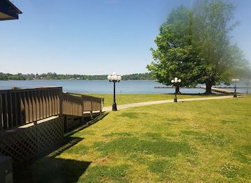 alabama/lake-guntersville-state-park/bar/top-o-the-river