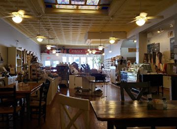 virginia/mount-rogers-national-recreation-area/bar/sisters-cafe-gifts