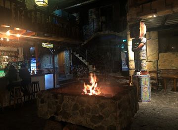ecuador/pacific-coast/bar/volcan-bar-disc