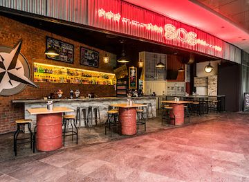 singapore/marina-bay/marina-centre/bar/sos-bar-restaurant