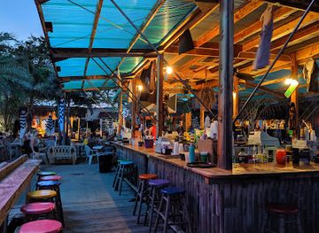 iowa/lake-okoboji/bar/the-barefoot-bar-at-okoboji