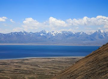 kyrgyzstan/chatyr-kul-lake/bar/chatyr-kol
