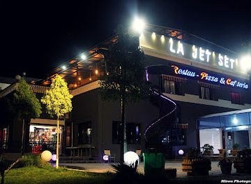 algeria/saharan-desert/bar/jet-set-lounge