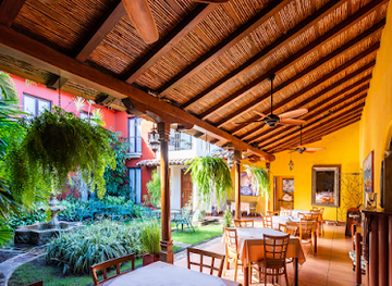 nicaragua/granada-plains/bar/bistro-estrada