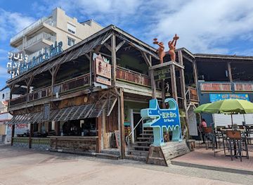 sint-maarten/great-bay-beach/bar/taloula-mango-s-blue-bitch-bar