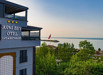 turkiye/trabzon/arakli/bar/avni-bey-hotel