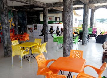 ghana/akyem/bar/links-pub