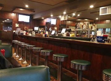 indiana/southern-indiana/bar/knob-hill-tavern