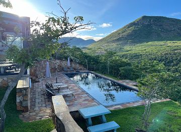 zimbabwe/nyanga/bar/zumbane-lodges