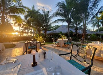 jamaica/montego-bay/rose-hall/bar/sugar-mill-restaurant