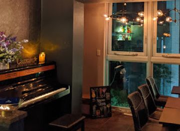 japan/suo/bar/sake-bar-candle