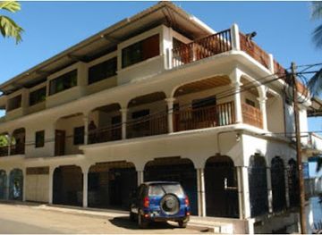 comoros/anjouan/bar/karama-hotel