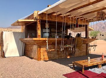 egypt/nuweiba/bar/little-head-bar