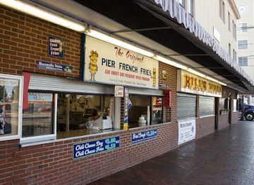 maine/old-orchard-beach/bar/pier-french-fries