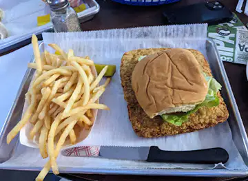 Paradise Bar & Grill